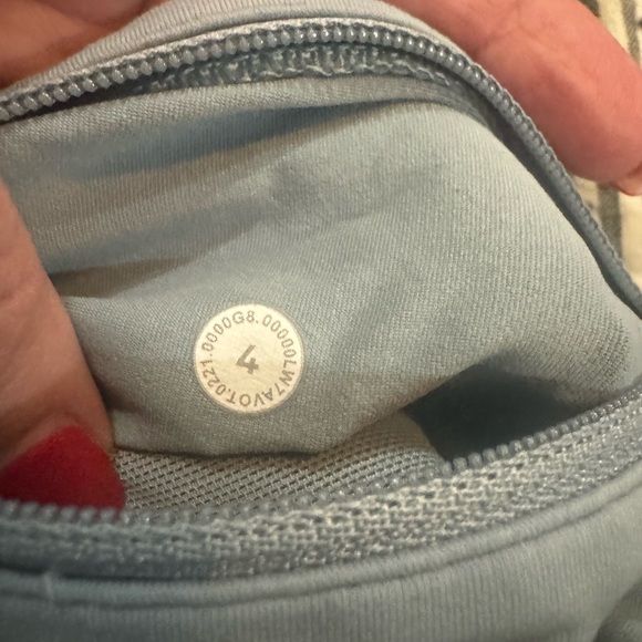 lululemon athletica Blue Athletic Shorts NWOT  sz 4 - Picture 3 of 9